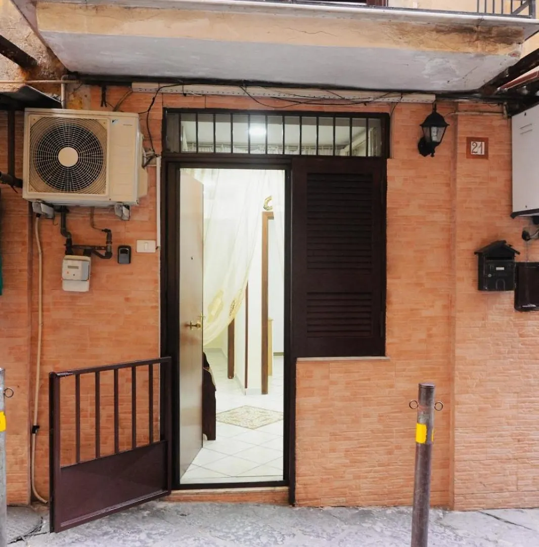 Apartment Ferienwohnung La Casa Di Nancy Next Plebiscito Neapel Italien